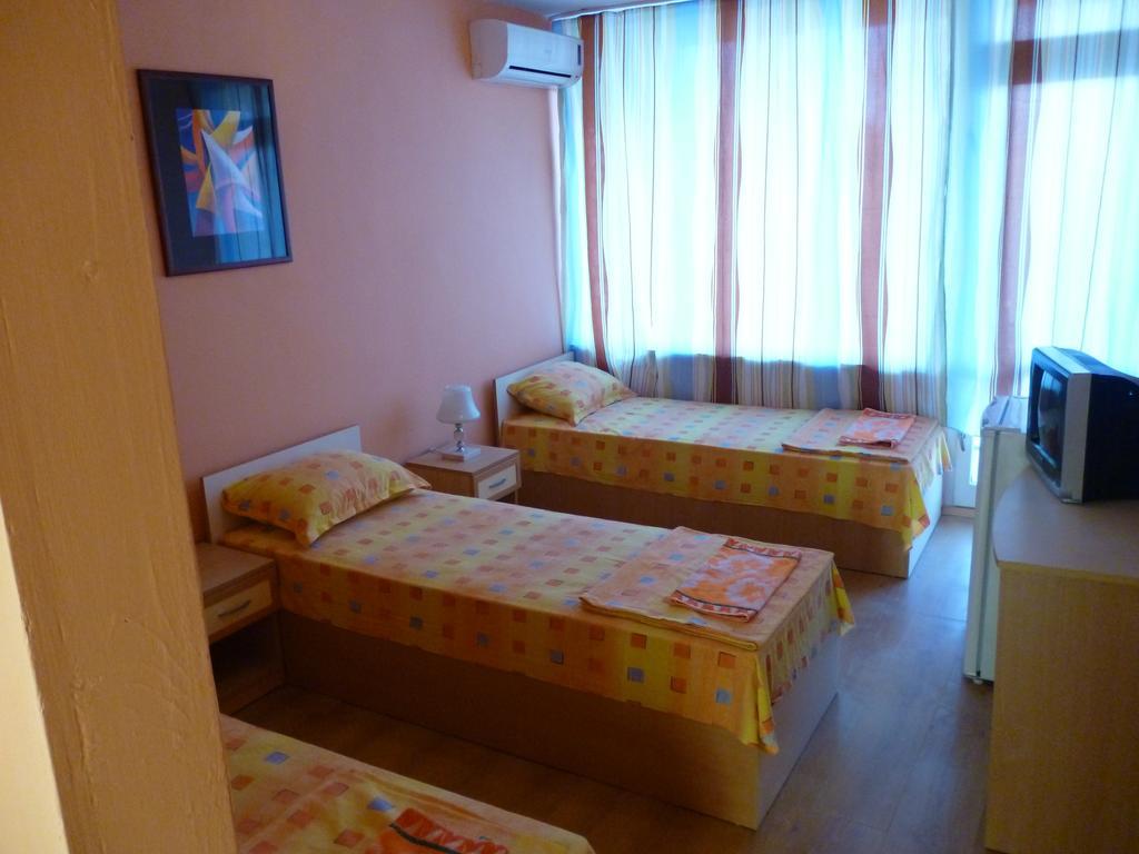 Hotel Zora Kranevo Habitación foto